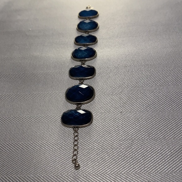 🌺 Classic Vintage Avon Bracelet - Picture 3 of 8